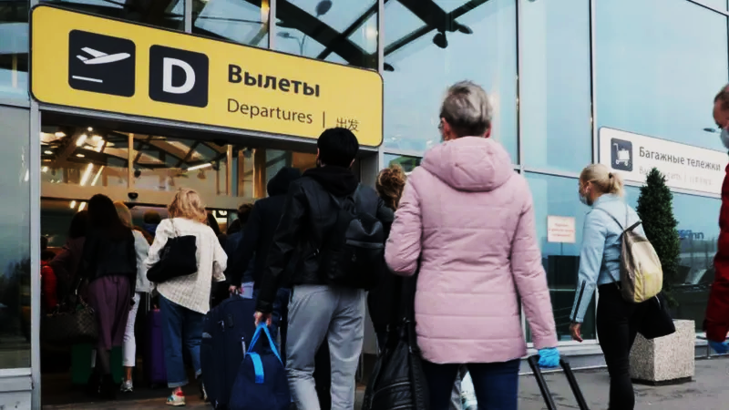 UK Citizens Urged to Avoid Travel to Russia Amid Flight Bans and Economic Turmoil