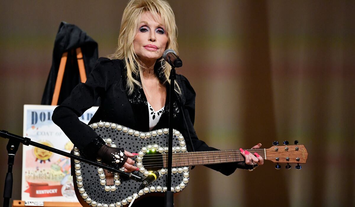 Dolly Parton Postpones Las Vegas Shows Over Health Challenges