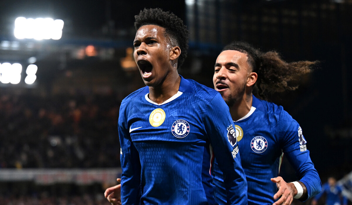Chelsea Stun Liverpool 2–1 in Last-Minute Victory at Stamford Bridge