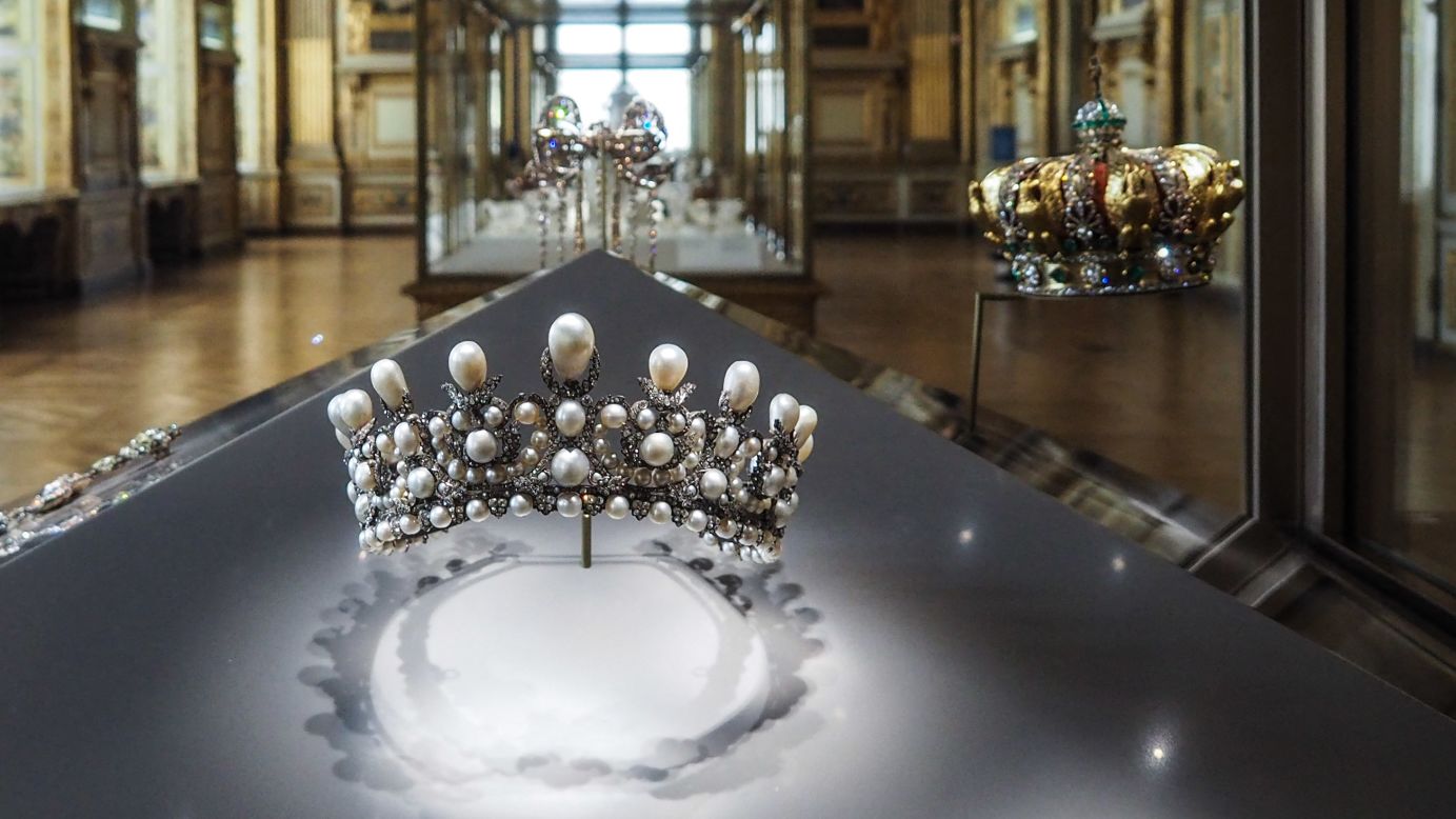 France-missing-Louvre-treasures