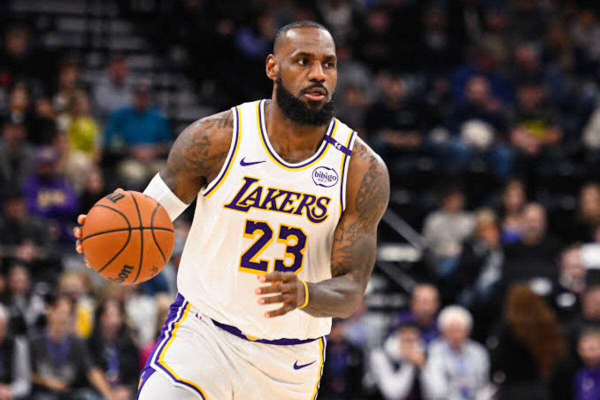 LeBron James to Miss Start of NBA Season, Lakers Confirm