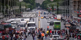 Insomnia and Anxiety Grip Venezuelans Amid US Military Buildup Insomnia and Anxiety Grip Venezuelans Amid US Military Buildup