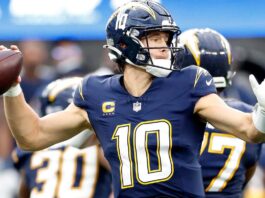 Justin Herbert to Have Surgery for Broken Left Hand