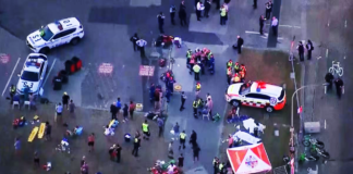 Thousands Gather at Bondi Beach in Tribute as Australia Prepares for Funerals