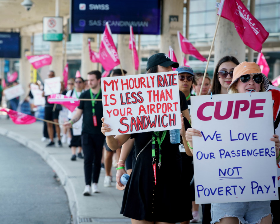 Air Canada, Flight Attendants Union Reach Tentative Deal to End Three-Day Strike 2 Air Canada, Flight Attendants Union Reach Tentative Deal to End Three-Day Strike