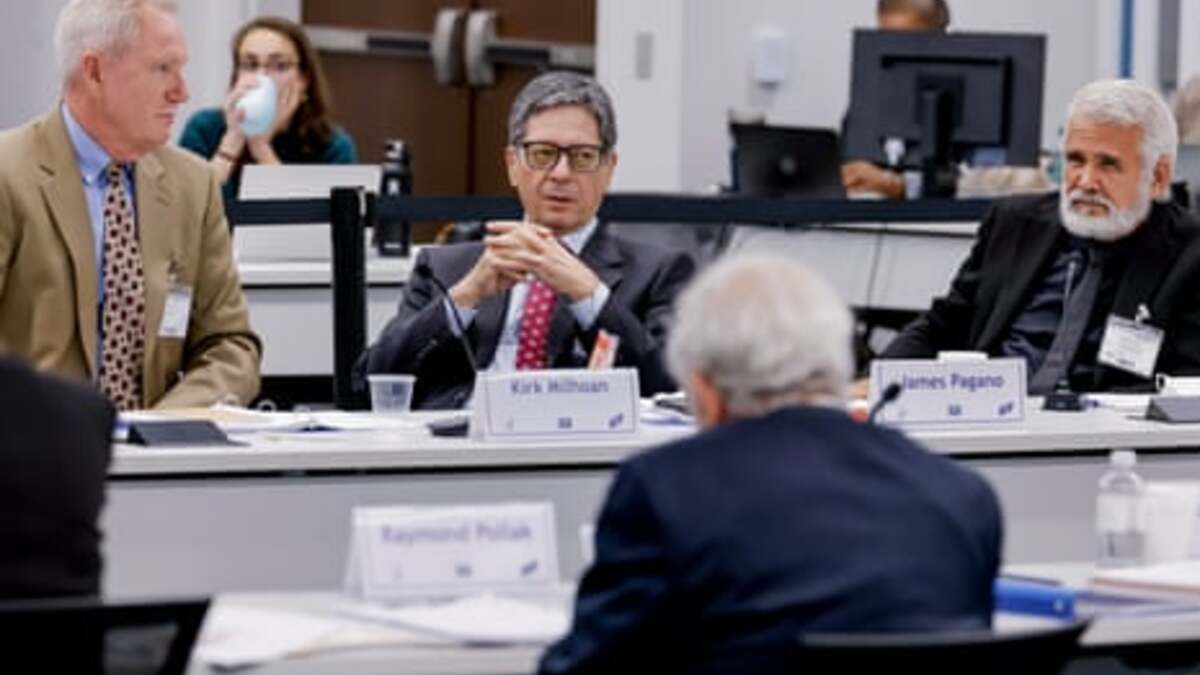 CDC’s Vaccine Panel Votes to Limit Access to Covid Vaccines