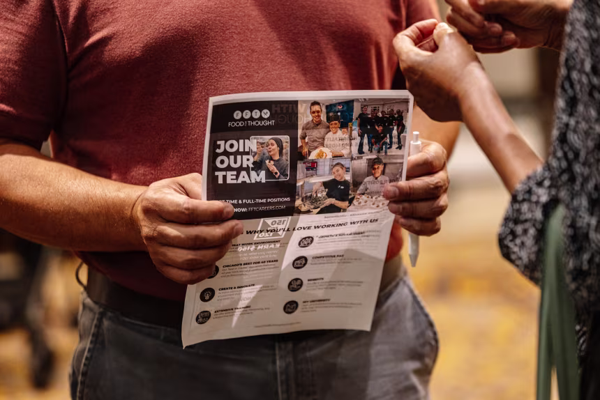 Fed Worried by Economy’s Odd Mix of Growth and Weak Hiring