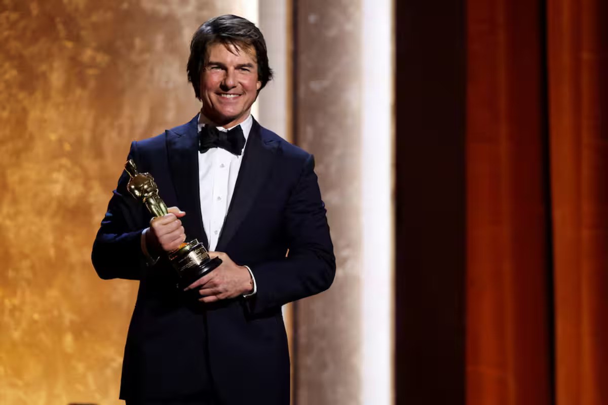 Tom Cruise Celebrates the Strength of Cinema During Honorary Oscar Speech