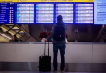 Snowstorm Hits Northeast U.S., Forcing Hundreds of Flight Cancellations in New York